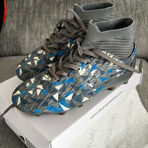 Boys outdoor soccer cleats Size 2